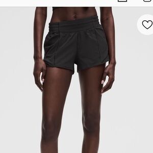 Lululemon Hotty Hot High-Rise Lined shorts 2.5"